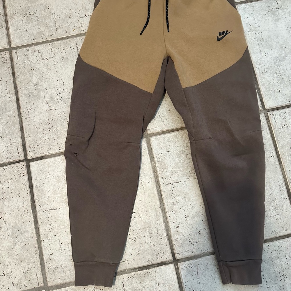 Nike Colorblock Joggers in Brown and Tan